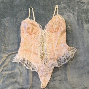 FARIS Soft Pink Damask Teddy w Lace & Pearl Trim, Adjustable Satin Straps, L